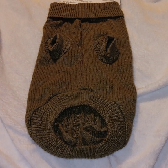 Pet cable sweater in green in Large - Picture 3 of 4